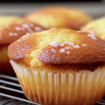 Disfruta de estas deliciosas mantecadas caseras, perfectas para cualquier ocasión especial.