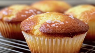 Disfruta de estas deliciosas mantecadas caseras, perfectas para cualquier ocasión especial.