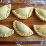 La masa para empanadas es versátil y perfecta para cualquier relleno que imagines.