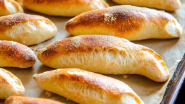 Este pan francés es crujiente por fuera y esponjoso por dentro, ¡perfecto para cualquier ocasión!
