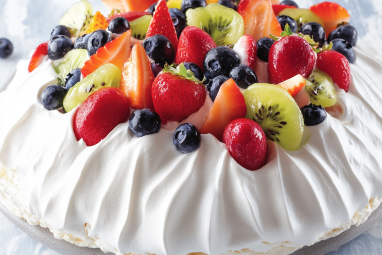 La pavlova es un postre exquisito, ligero y perfecto para cualquier ocasión especial.