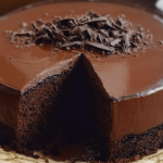 Este delicioso bizcocho de chocolate es perfecto para cualquier ocasión y muy fácil de preparar.