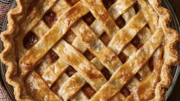 Este pay de manzana crujiente es ideal para cualquier ocasión y seguro hará las delicias de tus invitados.