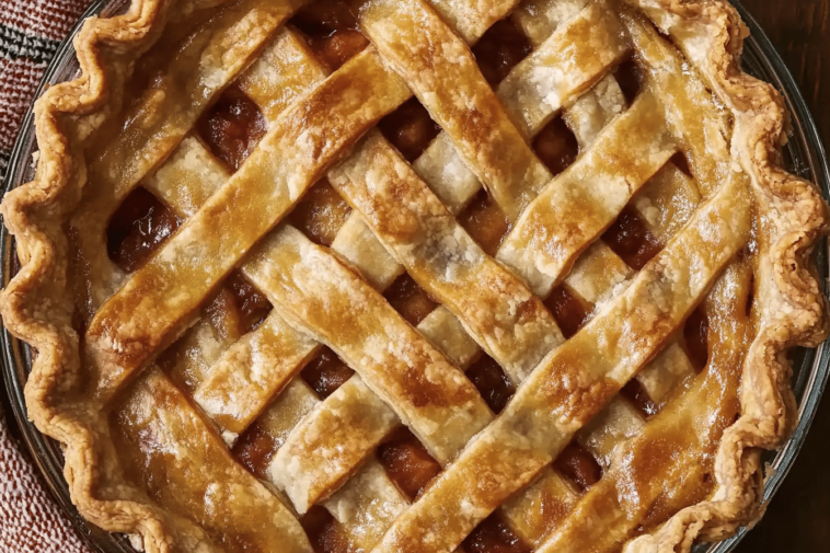 Este pay de manzana crujiente es ideal para cualquier ocasión y seguro hará las delicias de tus invitados.