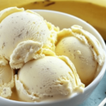 El helado de plátano es un postre delicioso, saludable y fácil de preparar en casa.