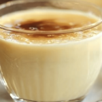 La leche asada es un postre clásico y delicioso que encanta a todos con su textura suave.