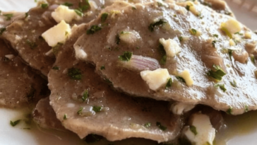 La lengua a la vinagreta es un platillo tradicional lleno de sabor y perfecto para cualquier ocasión.