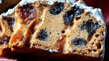 Descubre la deliciosa tradición del pastel de pasas, perfecto para cualquier ocasión especial.