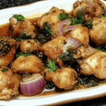 Este pollo al ajillo es una delicia que hará que todos se queden encantados con su sabor.