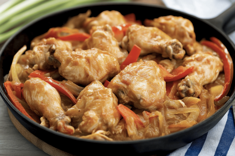 Descubre el sabor tradicional de este delicioso pollo al disco, perfecto para compartir en familia.