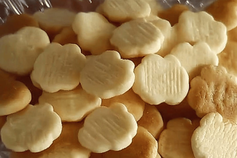 Descubre el sabor y la textura inconfundible de estas deliciosas galletas Maicena, perfectas para cualquier ocasión.