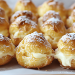 Los profiteroles son un clásico de la repostería que nunca pasan de moda, perfectos para cualquier ocasión.