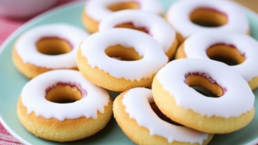 Las rosquillas de San Blas son un dulce tradicional que deleita a todos con su sabor y textura.