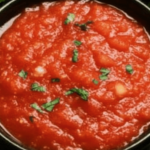 Una salsa de tomate fresca y sencilla que realza cualquier plato de pasta o pizza.