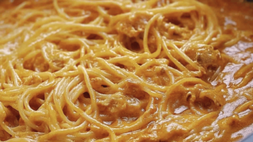 El espagueti a la boloñesa es un clásico italiano amado por todos. ¡Prepáralo y disfruta en casa!