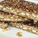 Disfruta de este turrón de avena Quaker, un dulce perfecto para cualquier ocasión.