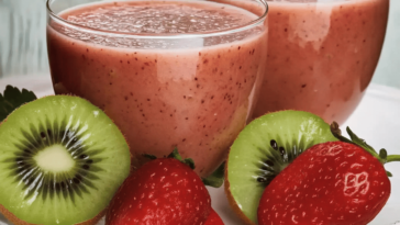 Un batido delicioso y refrescante que combina fresas y kiwis. Perfecto para cualquier momento del día. 🍓🥝