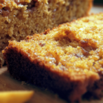 ¡Descubre la delicia de un budín integral y lleno de sabor! Perfecto para un postre nutritivo. 🥕🍰
