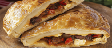¡Disfruta de una deliciosa empanada que hará que todos quieran repetir! 🎉🫔