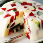 Descubre la alegría colorida de la gelatina de mosaico, un postre que encanta a todos. 🍓🍍🍇🍋