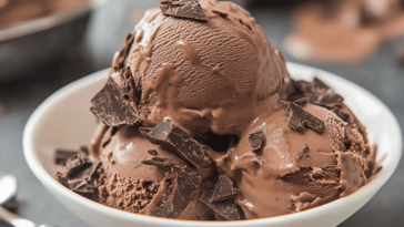 ¡Este helado de chocolate es un deleite cremoso perfecto para cualquier ocasión! 🍦🍫