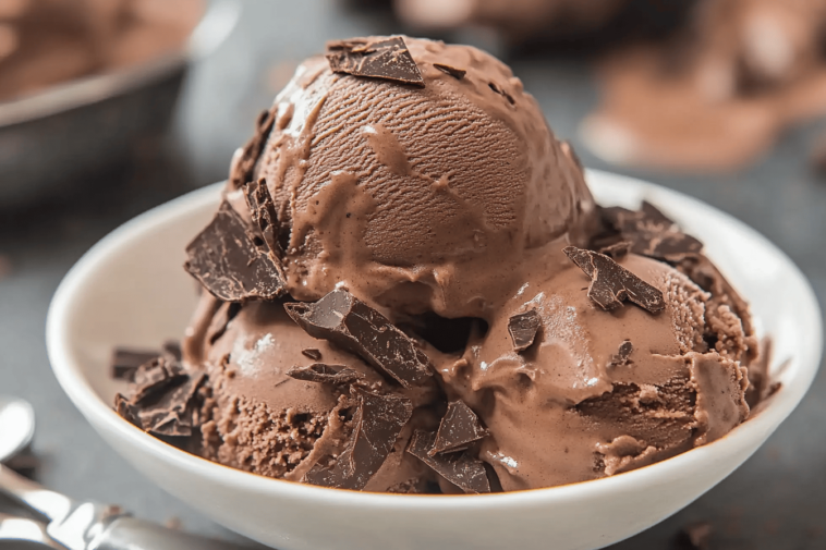 ¡Este helado de chocolate es un deleite cremoso perfecto para cualquier ocasión! 🍦🍫