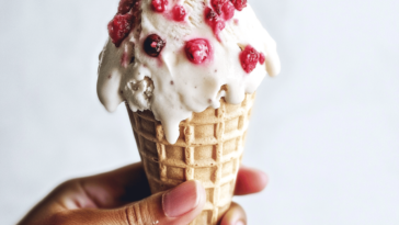 ¡Descubre un helado único hecho con nuez! Perfecto para los días calurosos. 🍦✨