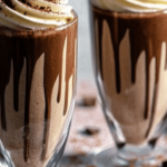 Deléitate con esta malteada de chocolate cremosa y sorprende a tus amigos. 🍫🥤