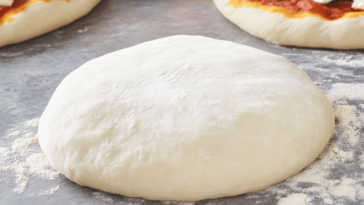 Crea la mejor masa de pizza casera y sorprende a todos. ¡Una delicia para compartir! 🍕💖
