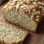 Deléitate con este pan de avena y chía, ideal para cualquier momento del día. 🍞✨