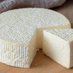 Descubre cómo hacer tu propio queso fresco casero, ¡delicioso y fácil de preparar! 🧀🥛✨