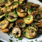 Un delicioso plato bajo en carbohidratos para disfrutar sin remordimientos. ¡Ideal para cualquier comida! 🍽️🥒