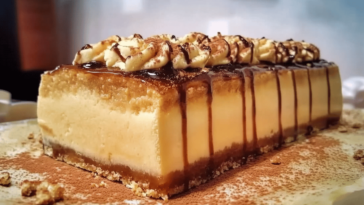 ¡Deliciosa tarta que combina quesitos y sobaos! Ideal para cualquier ocasión. 🧀🍰