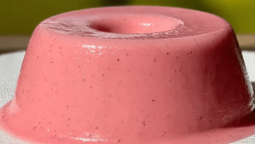 La gelatina espuma es el postre perfecto para sorprender a tus amigos con su textura mágica. ✨🍓