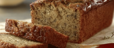 ¡Descubre este delicioso panqué de plátano saludable y fácil de hacer en casa! 🍌✨