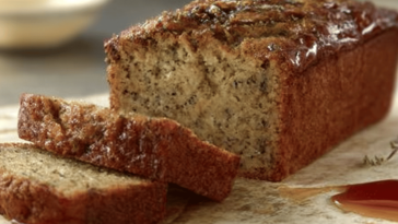 ¡Descubre este delicioso panqué de plátano saludable y fácil de hacer en casa! 🍌✨